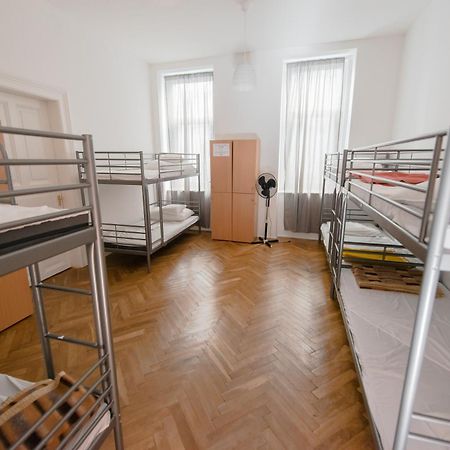 Budapest Party Hostel At Udvarom Rom bilde