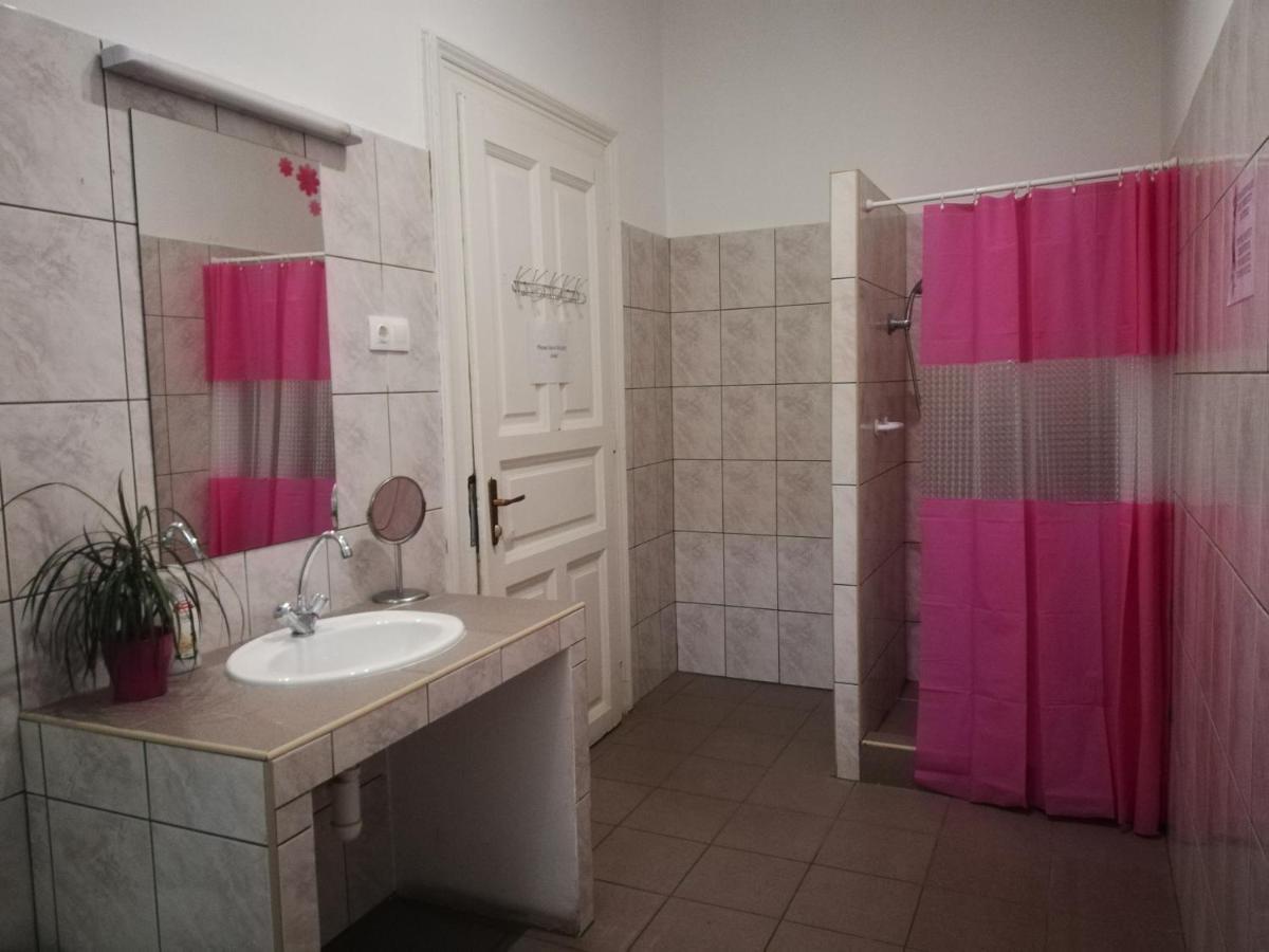 Budapest Party Hostel At Udvarom Eksteriør bilde
