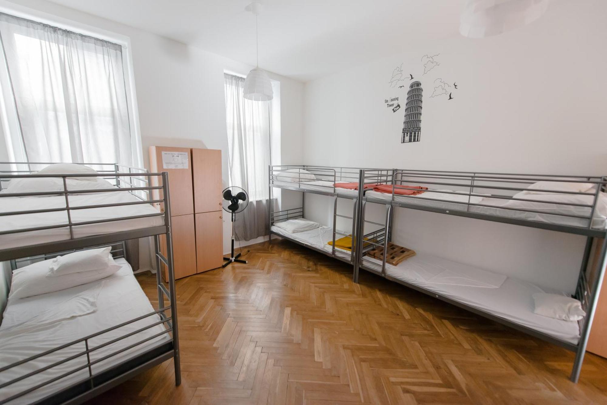 Budapest Party Hostel At Udvarom Rom bilde